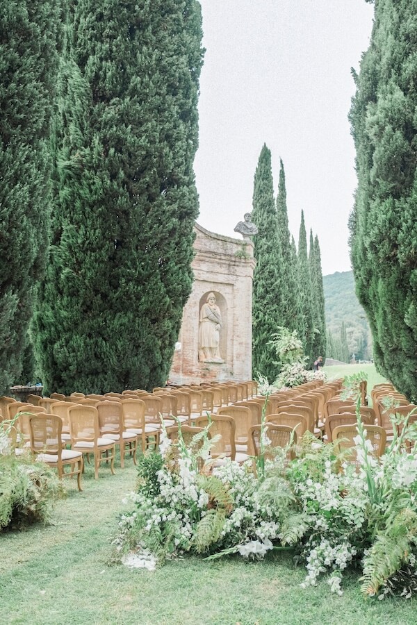 Tuscany wedding setting