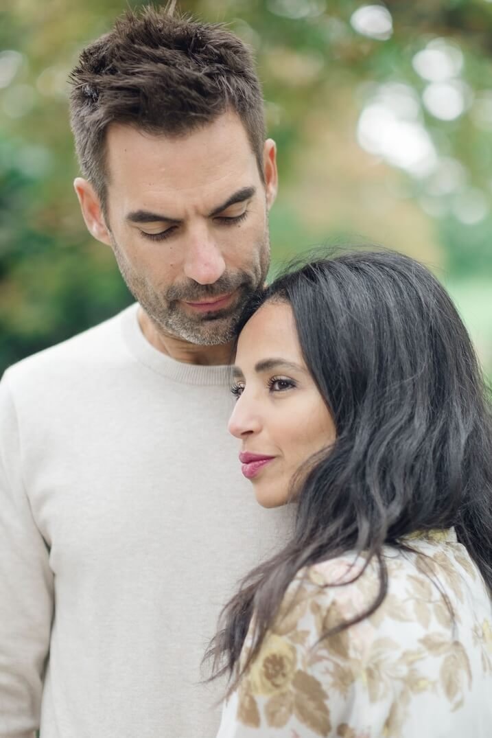 Relaxed family session in the Cotswolds countryside