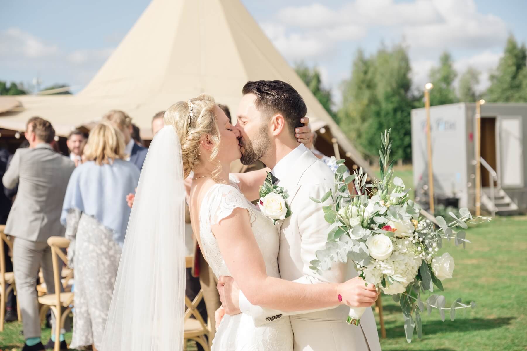 London wedding couple photographed during full-day coverage