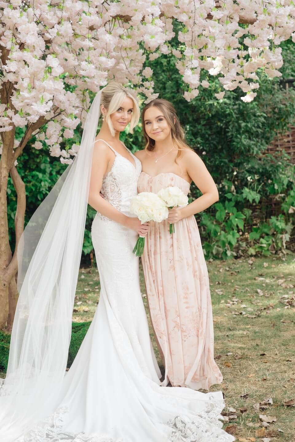 Bride and her sister at Warwick House