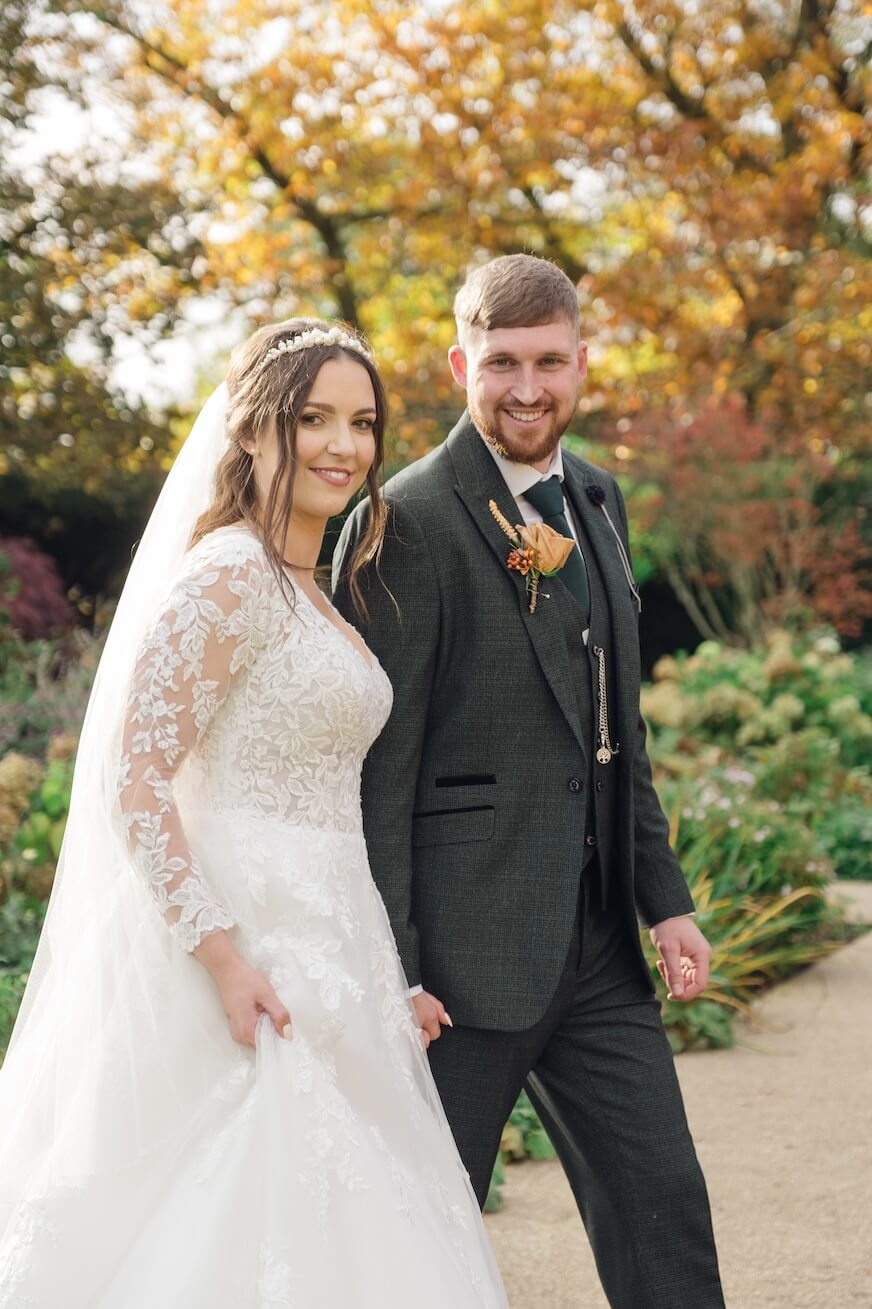 Couple portrait in the Standon Hall gardens