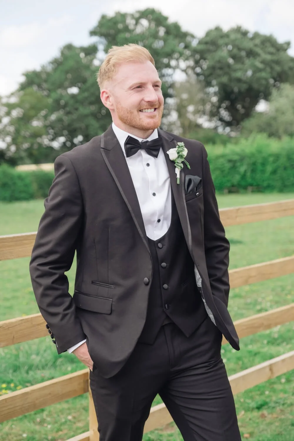 Groom alone at Manor Hill House