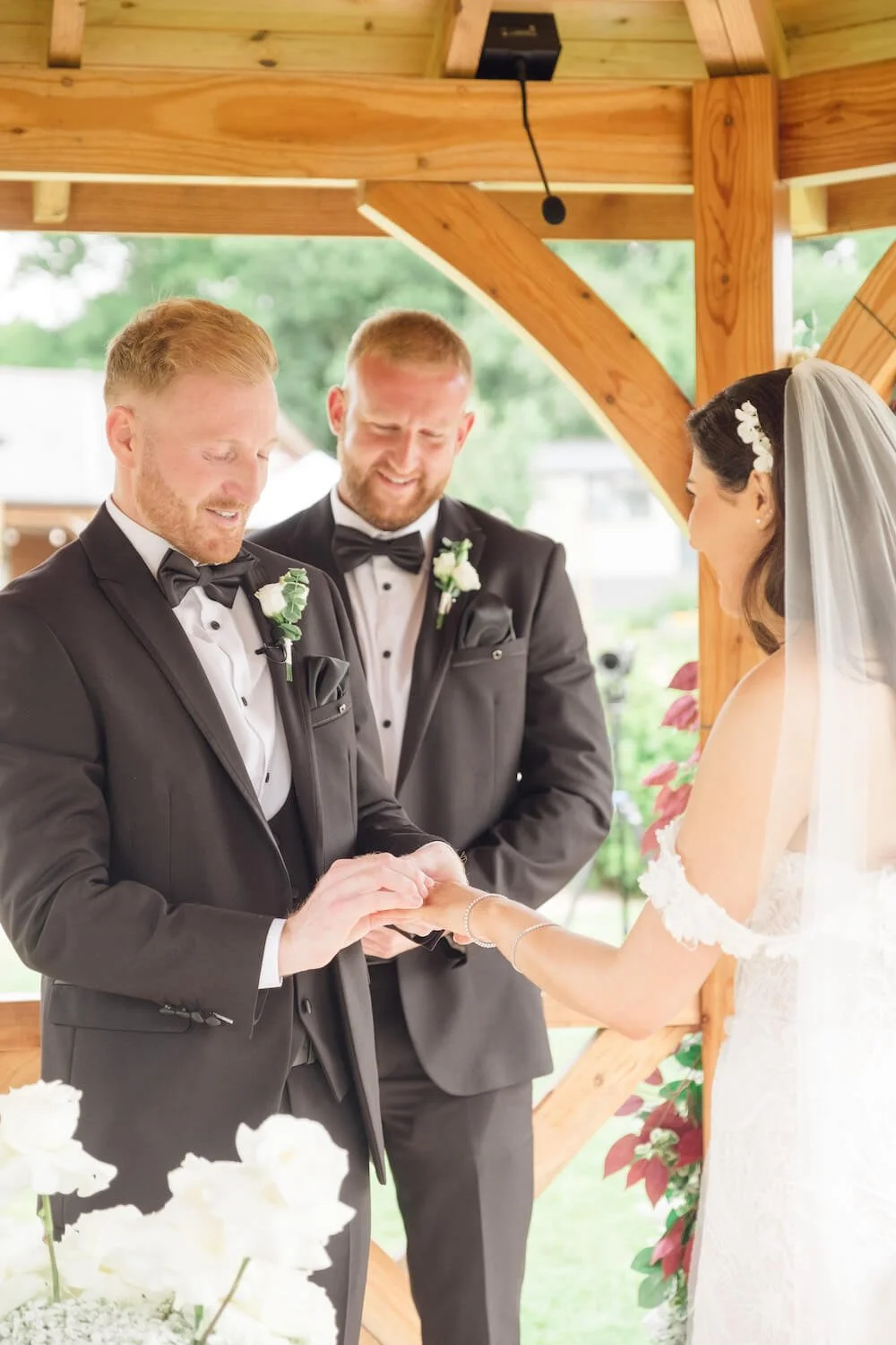 Placing the ring on the finger during the ceremony