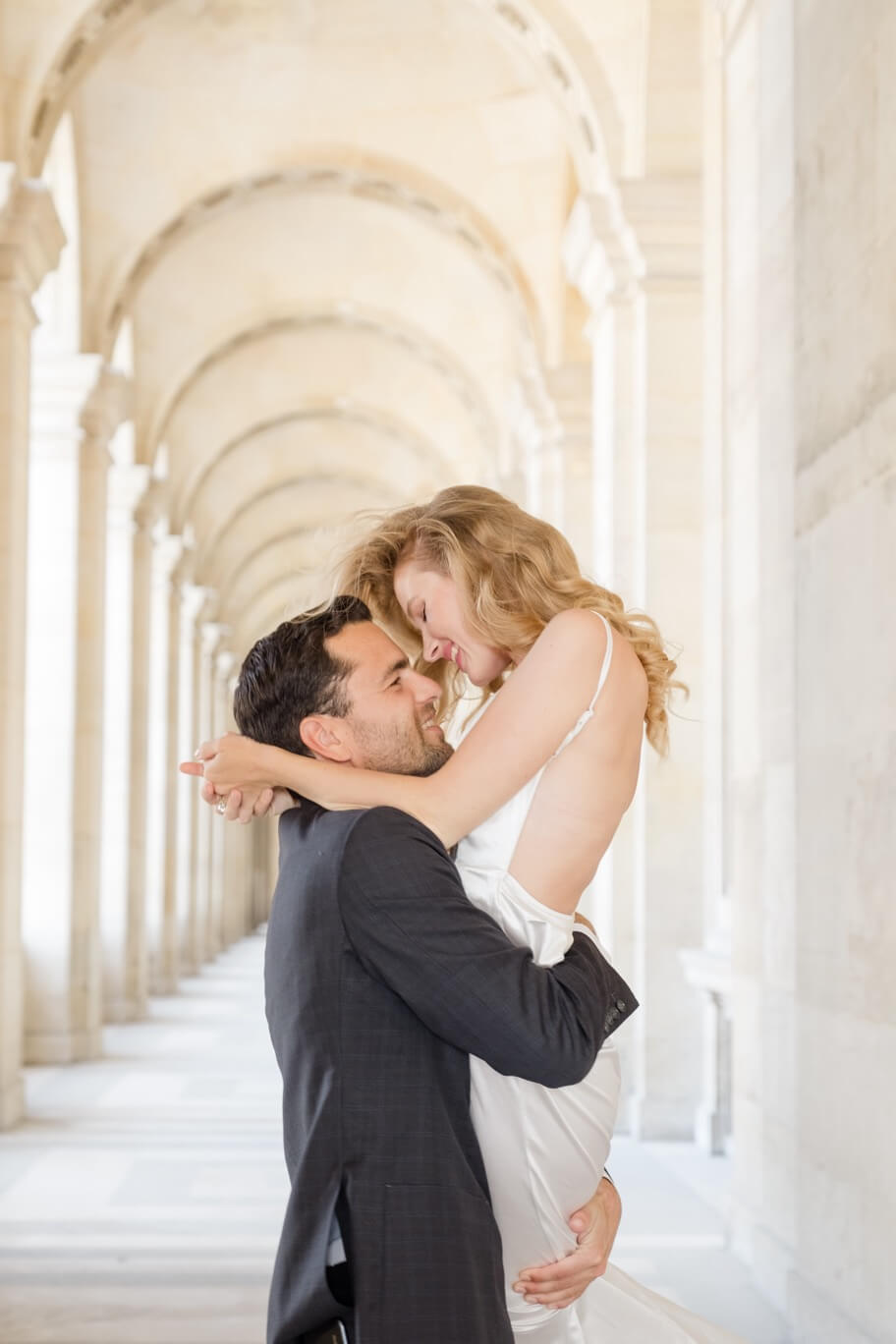 Micro wedding shoot in Paris, intimate couple portrait