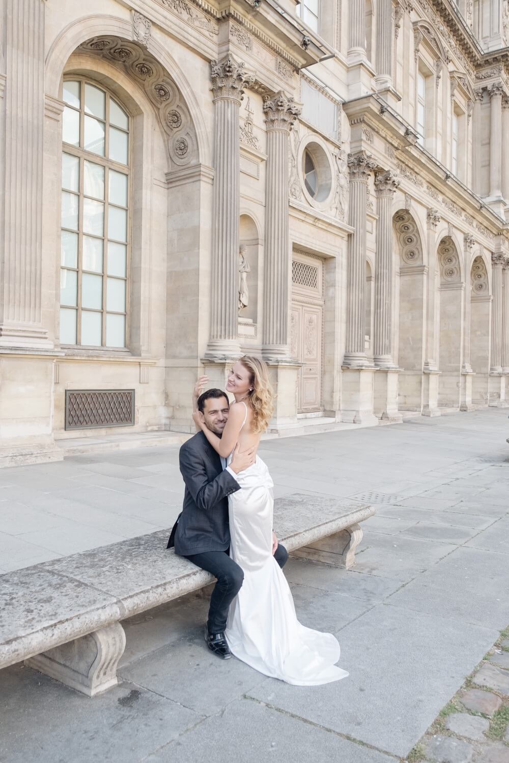 Surprise proposal photographer in Paris, the moment she says yes