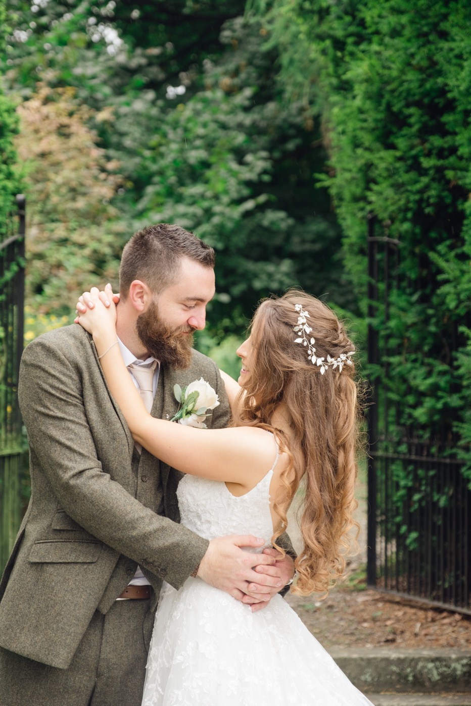 Annabelle and Matt during their portraits