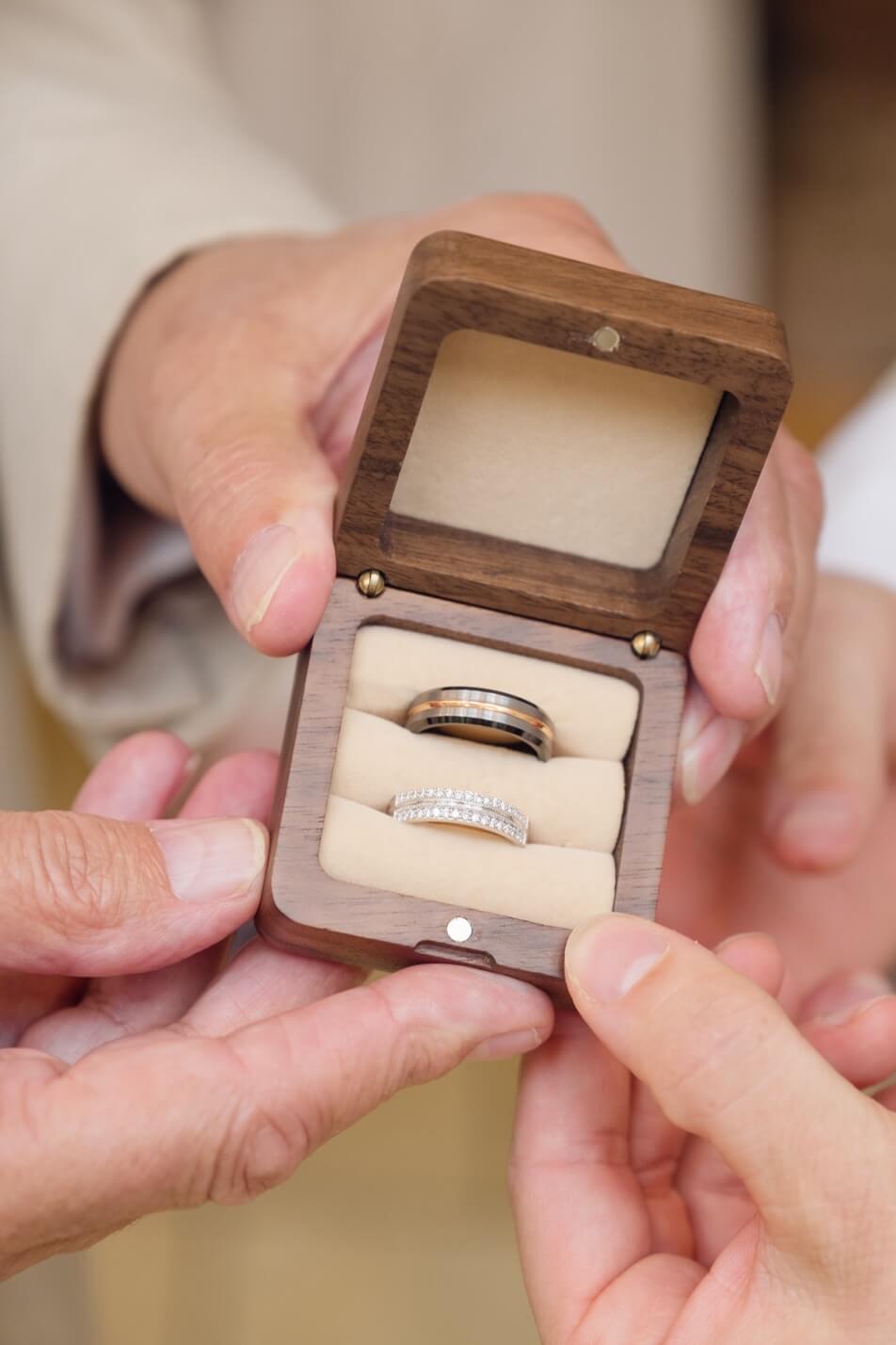 The wedding rings at Mythe Barn