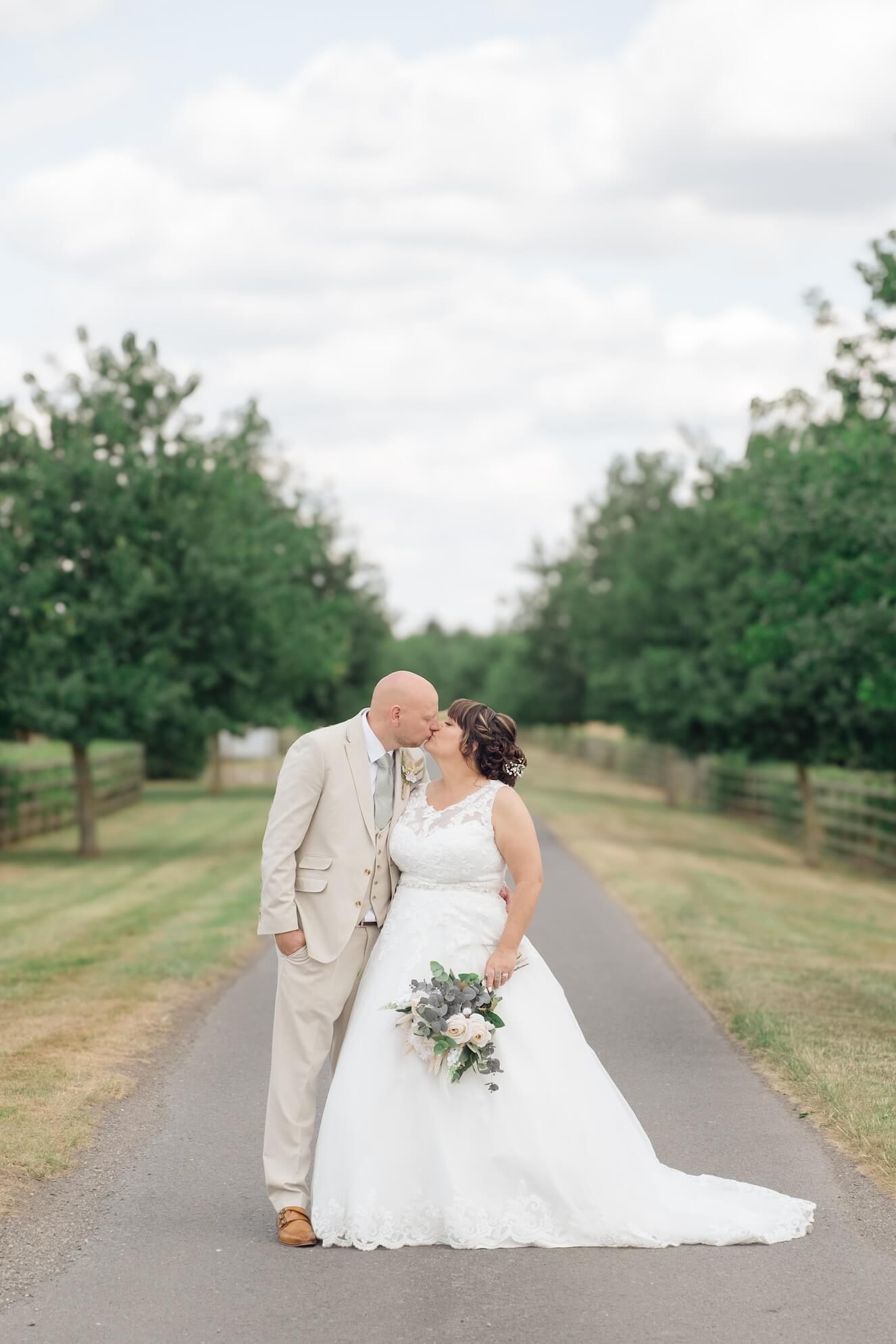 Hayley and Dan's couple portraits in the grounds at Mythe Barn