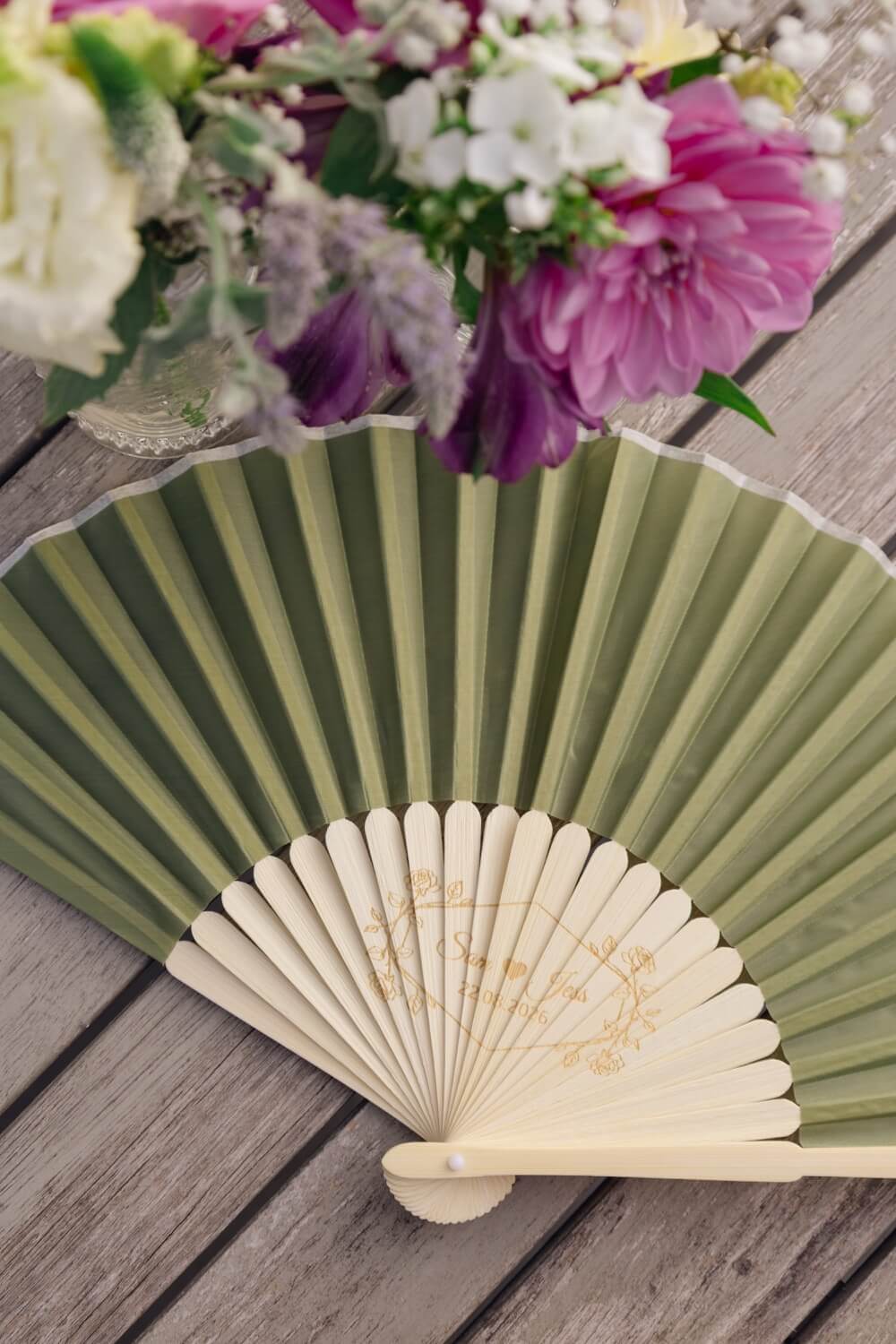 A decorative fan at the reception